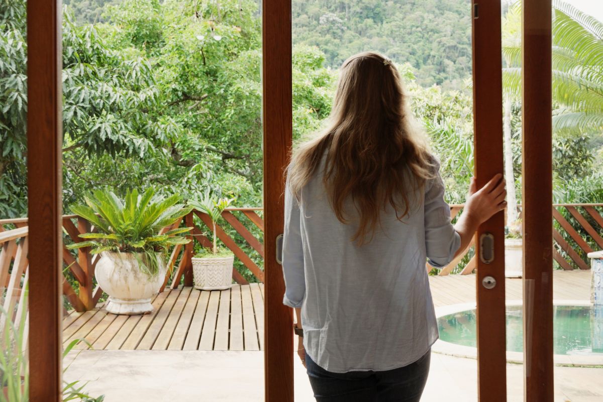 what homeowners should know before replacing patio doors